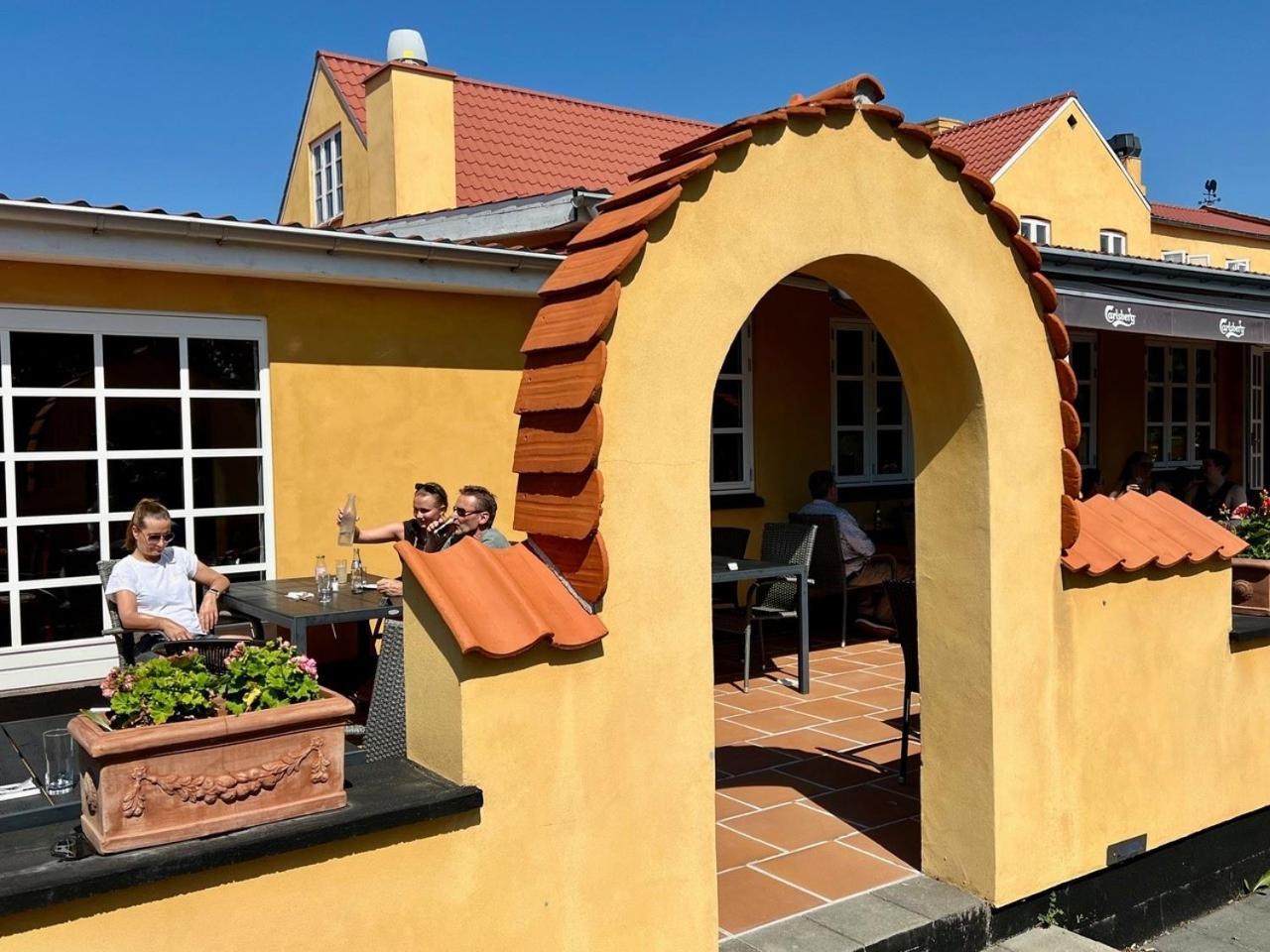 Oro Kro & Hotel Exteriér fotografie